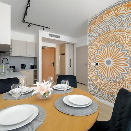 Apartamento Klimatyzowane Art W Mielnie Z Parkingiem I Basenem By Renters Mielno (Koszalin)