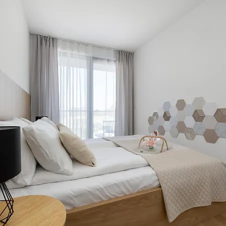 Klimatyzowane Art W Mielnie Z Parkingiem I Basenem By Renters Apartamento *